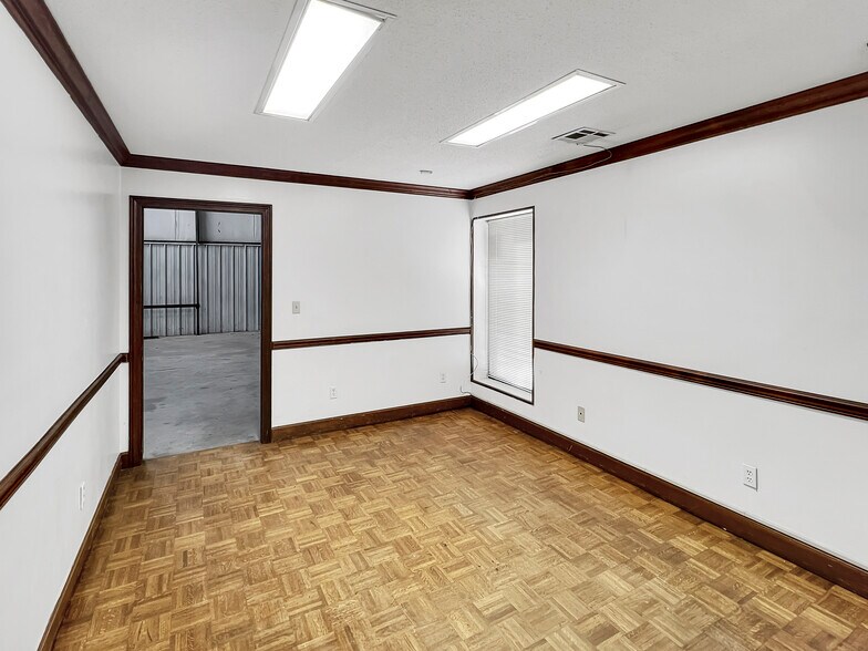 More Photos Of 1831 James I Harrison Jr Pky E, Tuscaloosa Light Manufacturing For Lease