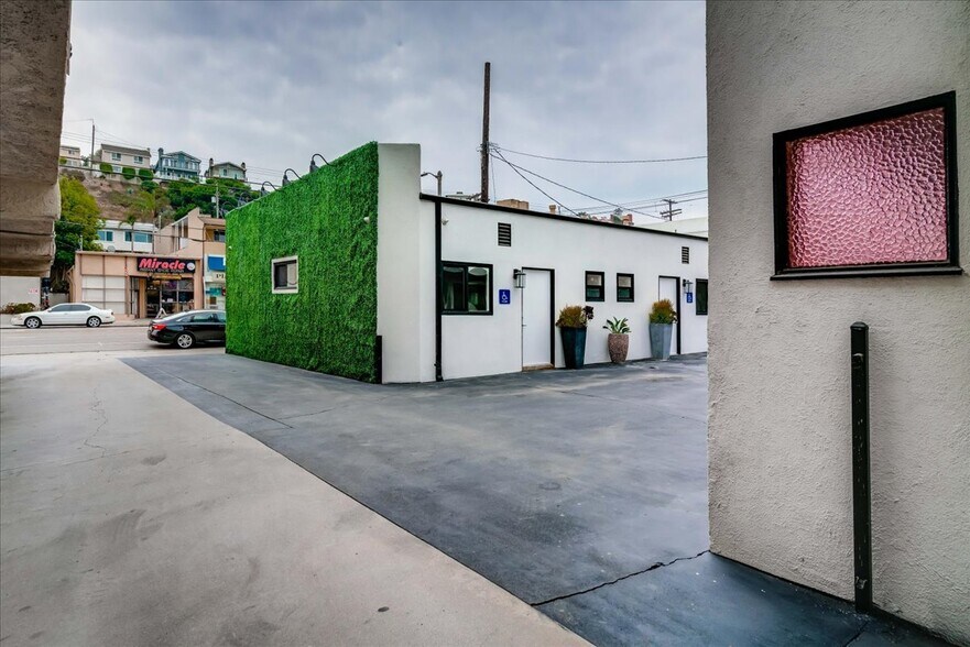 More Photos Of 323-325 Culver Blvd, Playa Del Rey Storefront Retail Residential For Sale