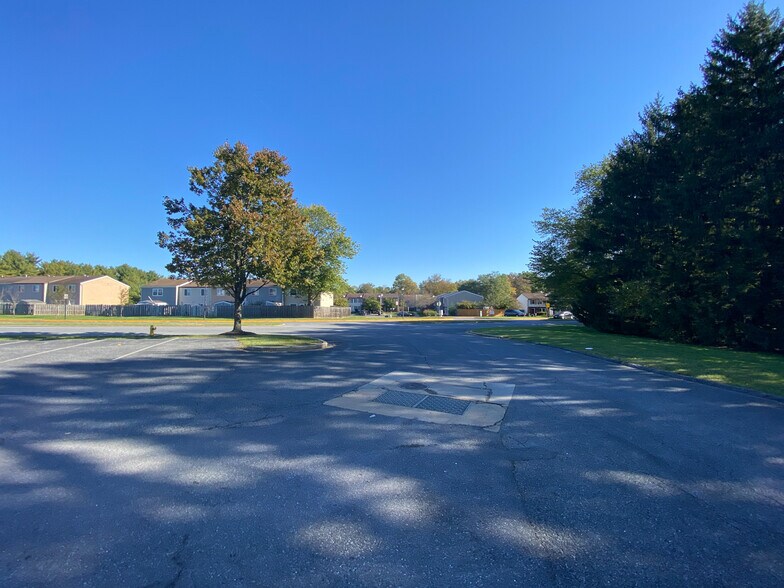 More Photos Of 100 Walkers Village Way, Walkersville General Retail For Lease