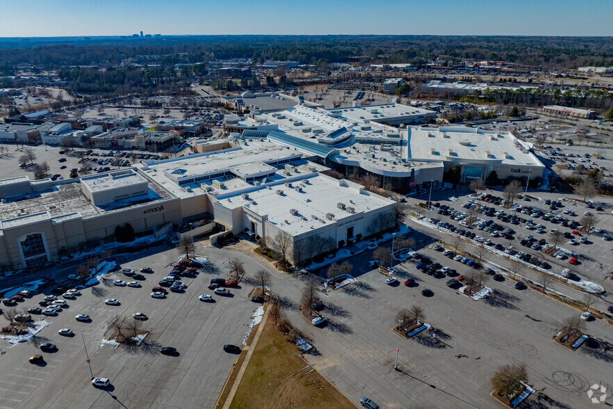 More Photos Of 7700 Old Wake Forest Rd, Raleigh Department Store For Sale