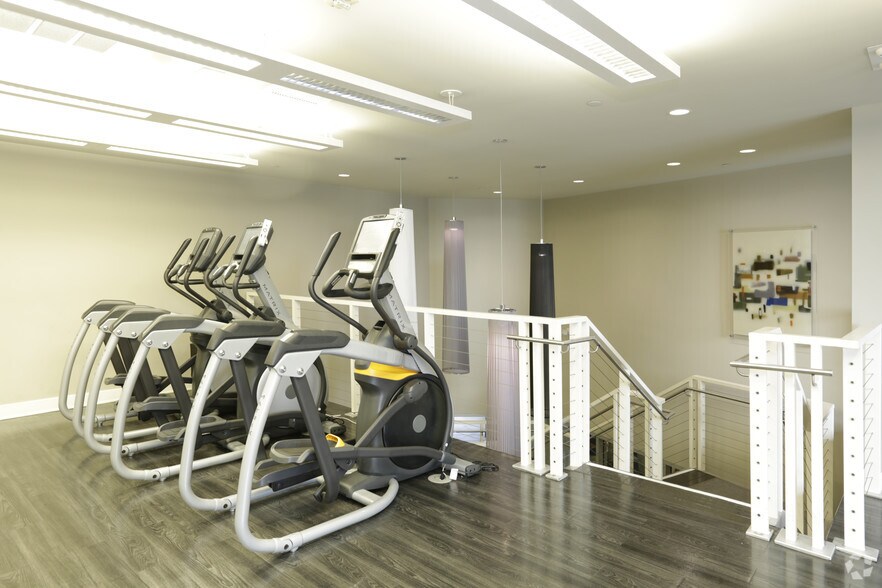 More Photos Of 1111 Wilshire Blvd, Los Angeles Apartments For Lease