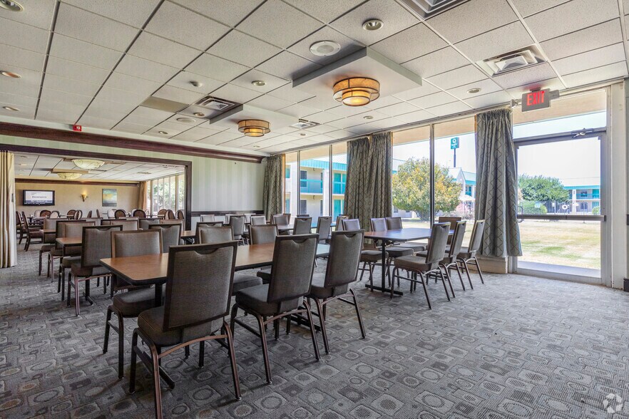 More Photos Of 4600 E Pine St, Deming Hotel For Sale