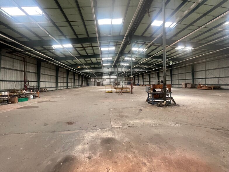 More Photos Of 301 Riverside Dr, Moultrie Manufacturing For Sale