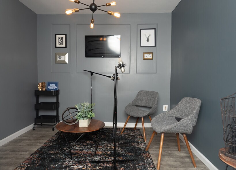 More Photos Of 4214 Gallatin St, Hyattsville Storefront Retail Residential For Lease