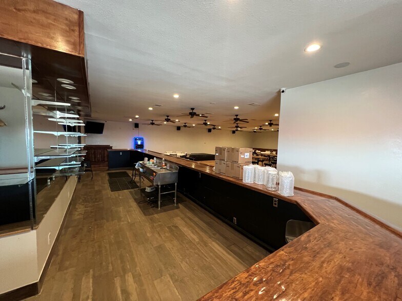 More Photos Of 5020 19 1/2 Ave, Riverdale Restaurant For Sale