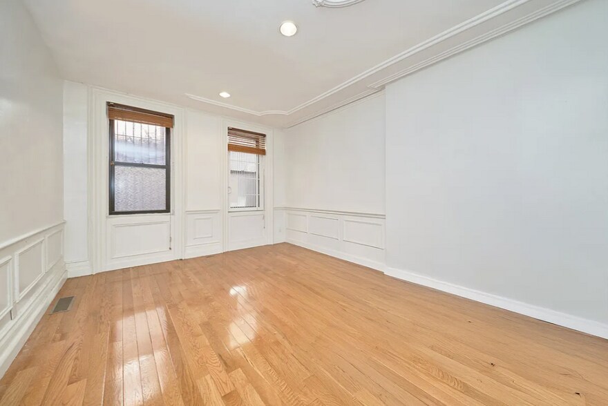 More Photos Of 222 E 18th St, New York Apartments For Sale