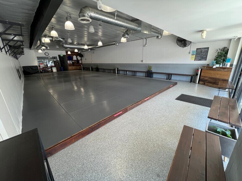 More Photos Of 26057-26069 Bouquet Canyon Rd, Valencia Storefront Retail Office For Lease