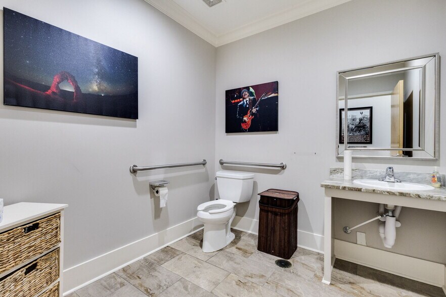 More Photos Of 307 Alcide Dominique Dr, Lafayette Office For Sale