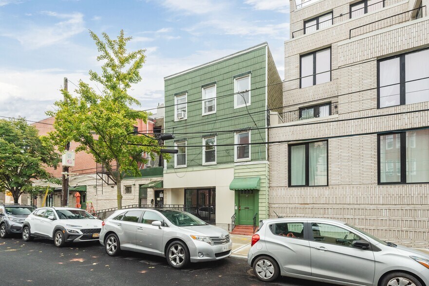 More Photos Of 47 Franklin St, Brooklyn Apartments For Sale