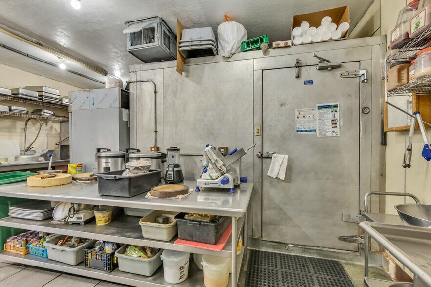 More Photos Of 7223 55th St, Sacramento Restaurant For Sale
