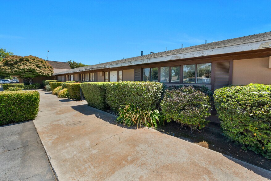 More Photos Of 1215-1239 Rose Ave, Selma Medical For Lease