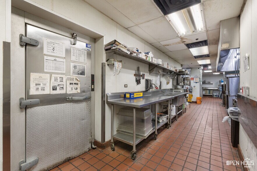 More Photos Of 4330 Kell Blvd, Wichita Falls Restaurant For Sale