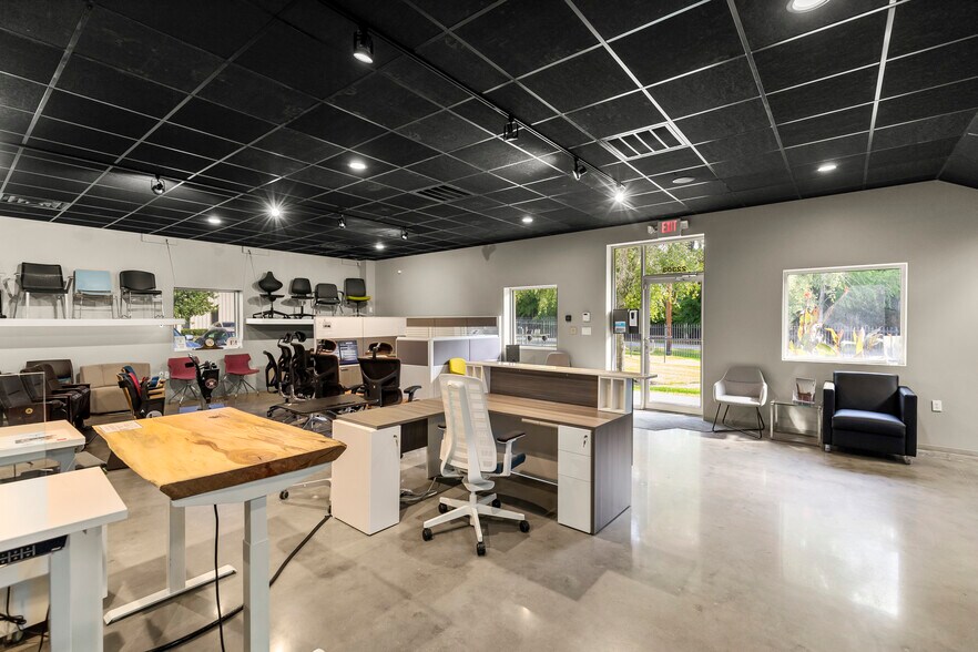 More Photos Of 22303 Tuwa Rd, Tomball Showroom For Sale