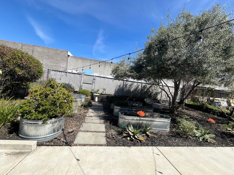 More Photos Of 1619-1621 5th St, Berkeley Food Processing For Sale