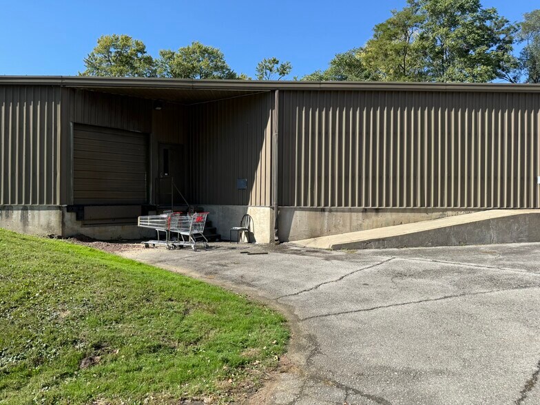 More Photos Of 11 College Ave, Des Moines Flex For Sale