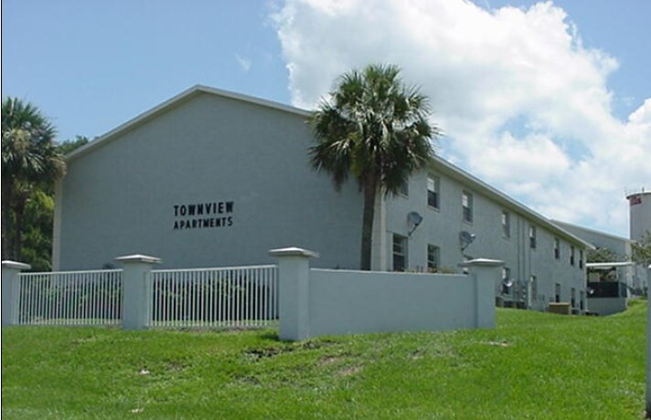 More Photos Of 38112 Townview Ave, Zephyrhills Apartments For Sale