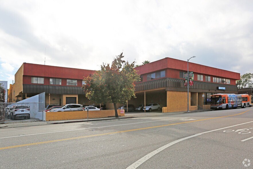 More Photos Of 14423-14431 Ventura Blvd, Sherman Oaks Restaurant For Lease