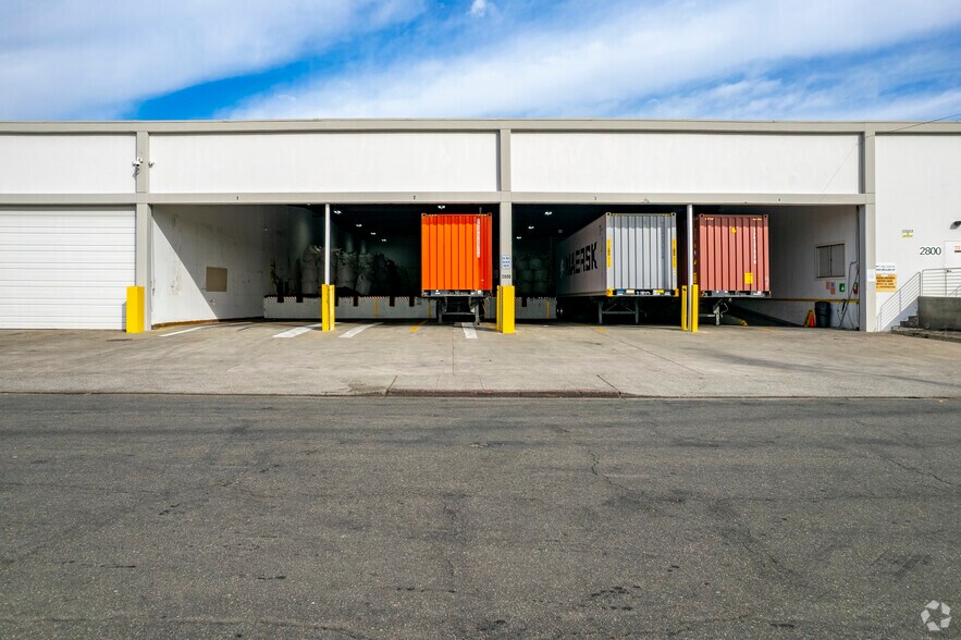 More Photos Of 1700-2800 Fairway Dr, San Leandro Warehouse For Lease