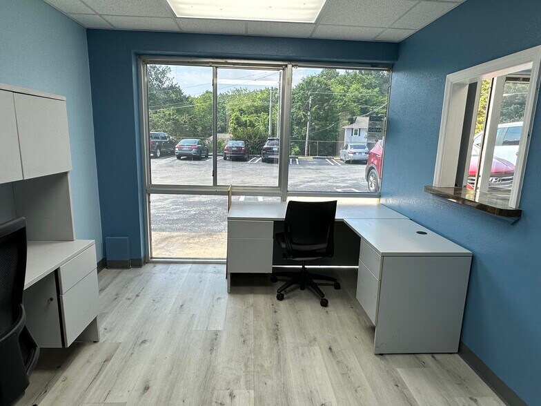 More Photos Of 1401 Applewood Dr, Dalton Medical For Lease
