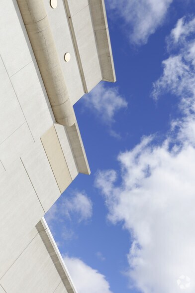 More Photos Of 5505-5688 S Harvey St, Muskegon Department Store For Lease