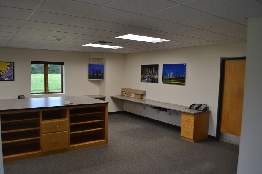 More Photos Of 1730 WI-153, Mosinee Warehouse For Lease