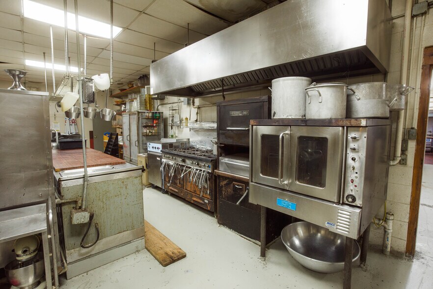 More Photos Of 720 N Wisconsin Ave, Elkhorn Restaurant For Sale
