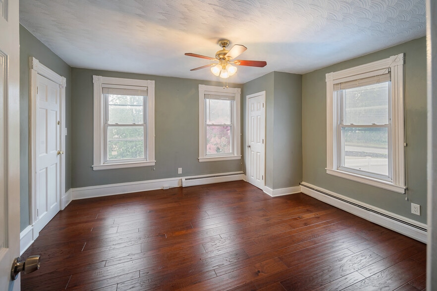 More Photos Of 7 Bridge St, Billerica Office For Sale