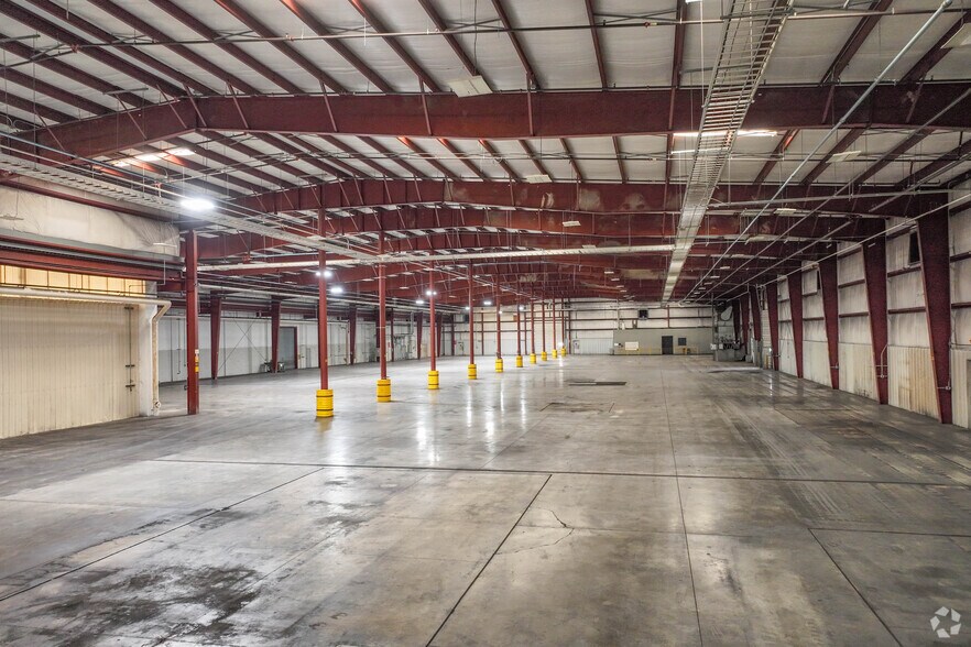 More Photos Of 1729 Pennsylvania Ave, Monaca Manufacturing For Lease
