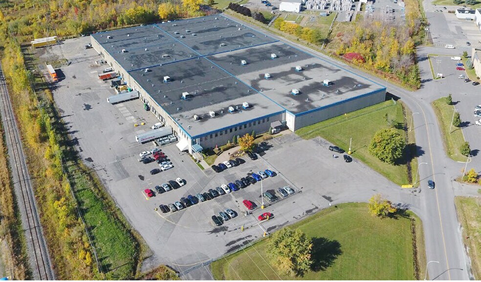More Photos Of 1375 Rue Newton, Boucherville Warehouse For Lease