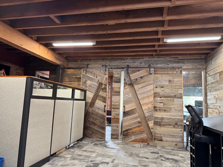 More Photos Of 914 Macdonald Ave, Richmond Storefront Retail Office For Lease