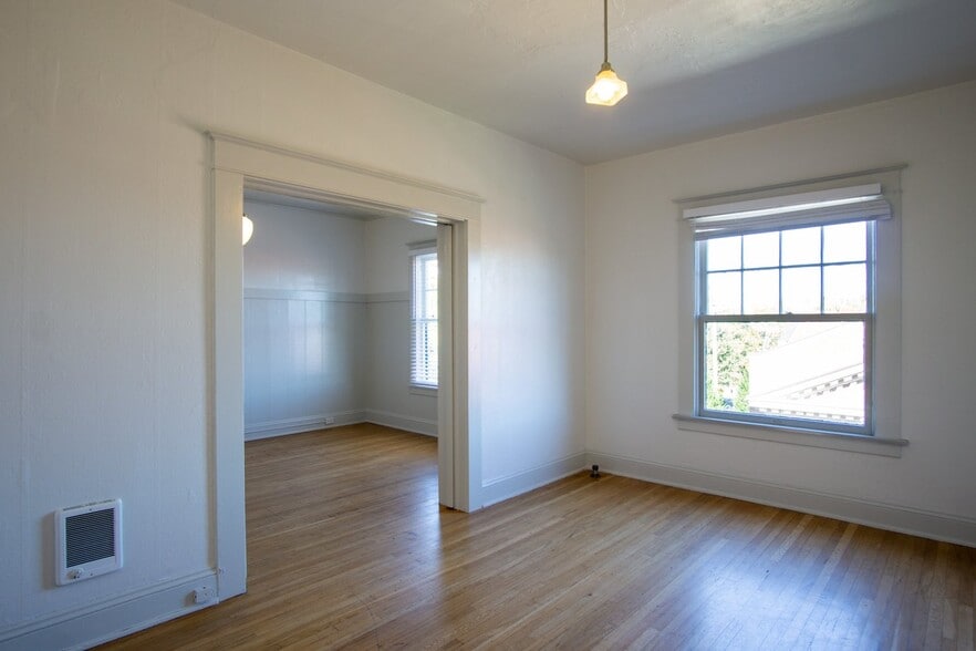More Photos Of 1730 NW Couch St, Portland Apartments For Sale