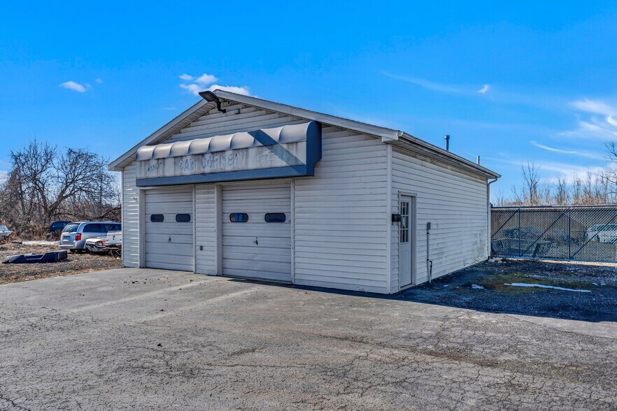 More Photos Of 5621 Lockport Rd, Niagara Falls Unknown For Lease