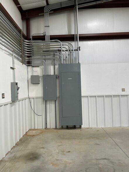 More Photos Of 813 Joe Black Rd, Williamston Warehouse For Lease