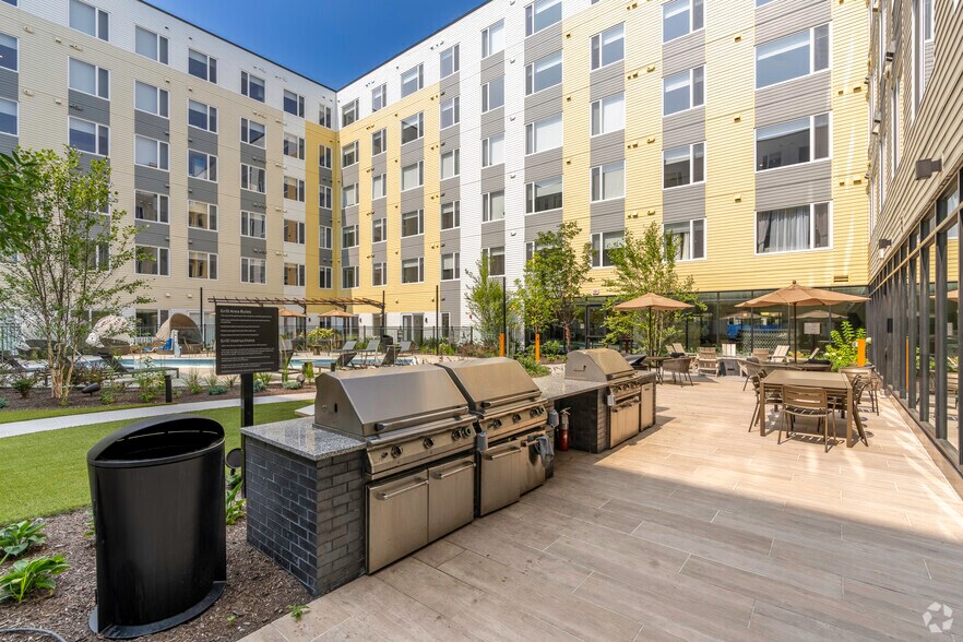 More Photos Of 85 Boston St, Everett Apartments For Lease
