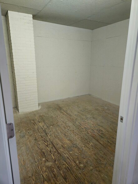 More Photos Of 2824 Freemansburg Ave, Easton Self Storage For Lease