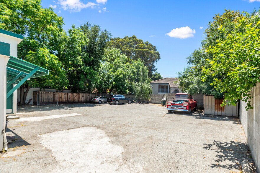 More Photos Of 1621 W El Camino Real, Mountain View Medical For Sale
