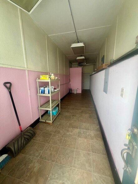 More Photos Of 51 Bridge St, Amsterdam Storefront Retail Residential For Lease