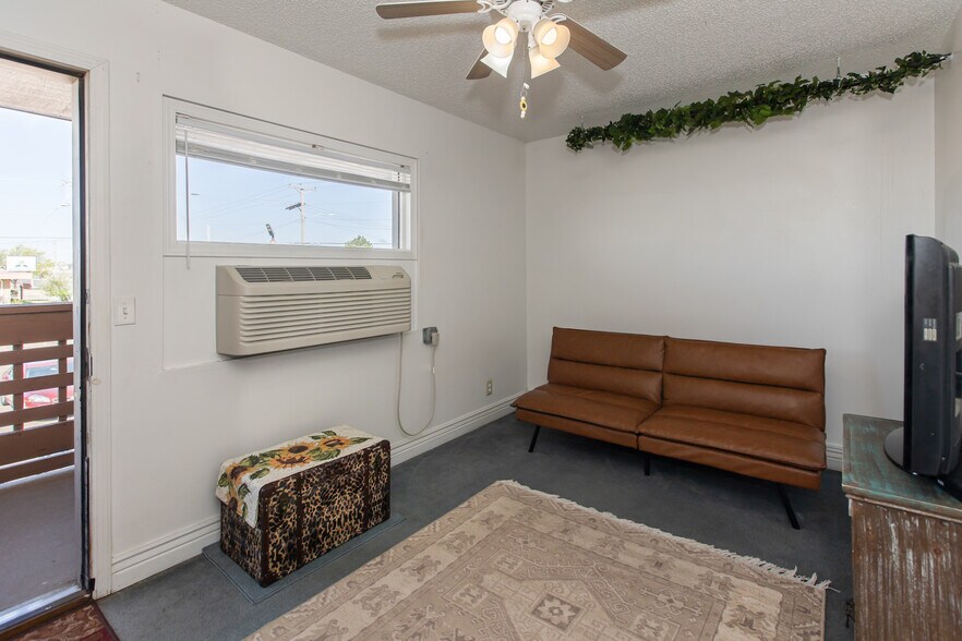 More Photos Of 1502 E Fulton St, Garden City Apartments For Sale