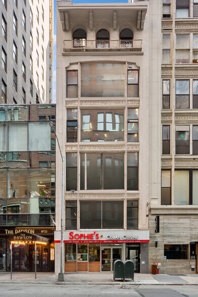 More Photos Of 21 W 45th St, New York Office For Lease