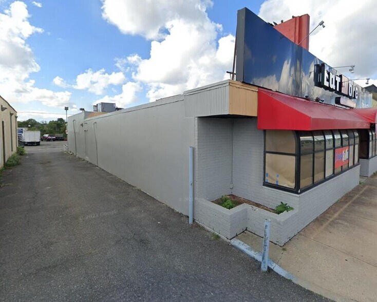 More Photos Of 2716 Hempstead Tpke, Levittown Restaurant For Sale