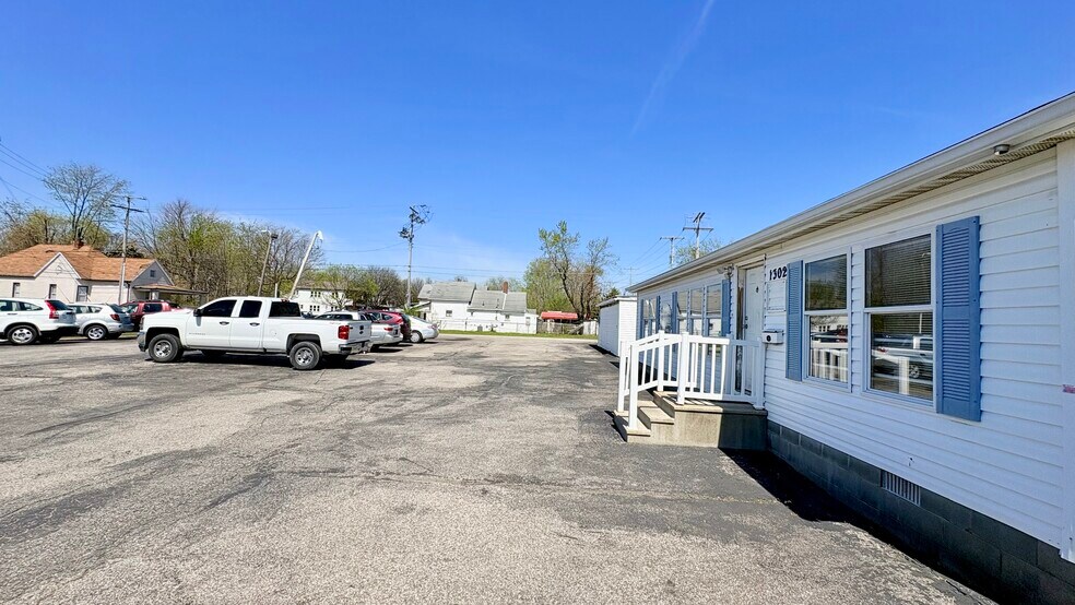 More Photos Of 1310 Poplar st, Terre Haute General Retail For Sale