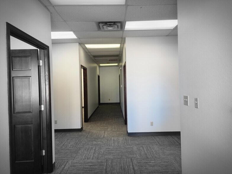 More Photos Of 965-975 W Main St, Tipp City General Retail For Sale