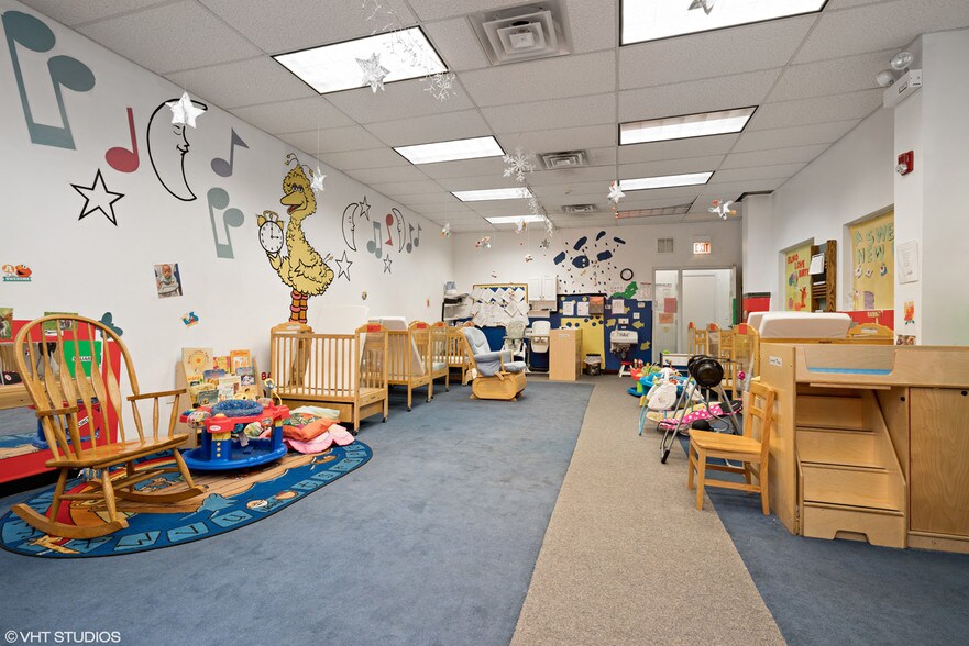 More Photos Of 222 E 61st St, Chicago Daycare Center For Sale