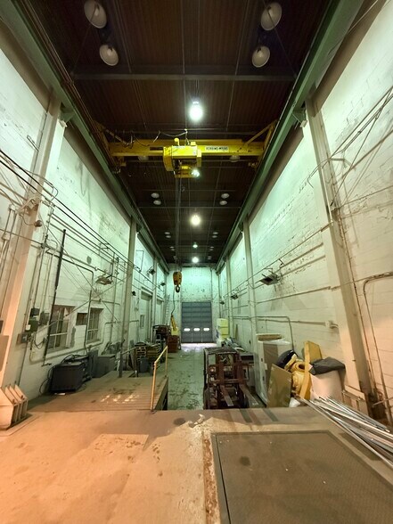 More Photos Of 94 County Line Rd, Colmar Warehouse For Lease