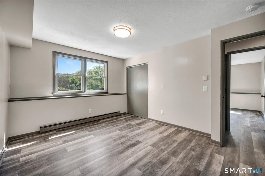 More Photos Of 40 Briarwood Ln, Branford Apartments For Sale