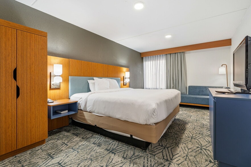 More Photos Of 5335 Broadmoor Cir NW, Canton Hotel For Sale