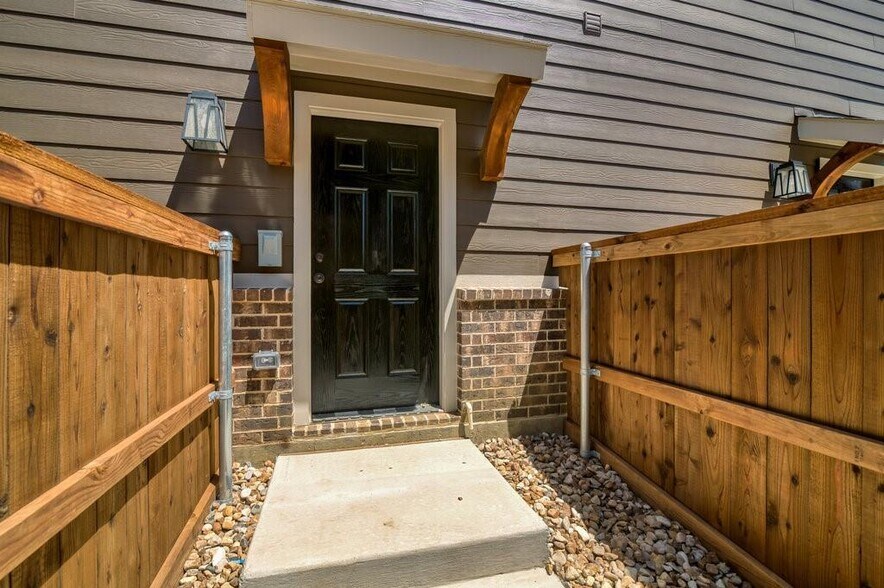 More Photos Of 640 Fallow Dr, Venus Multifamily For Sale