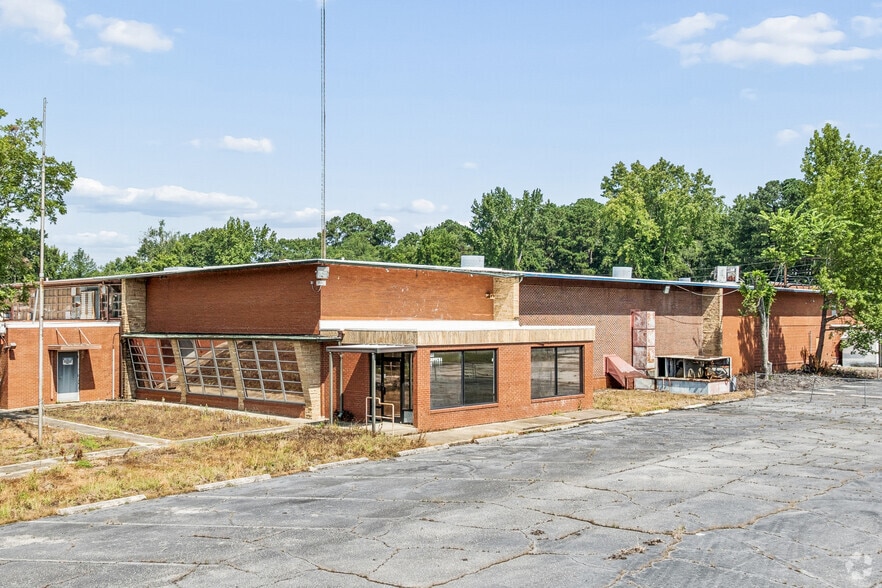 More Photos Of 500 S Chippewa St, Lumberton Warehouse For Sale