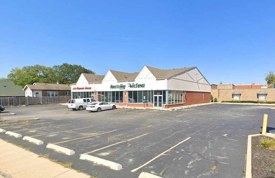 More Photos Of 2000-2010 W 183rd St, Homewood Freestanding For Lease