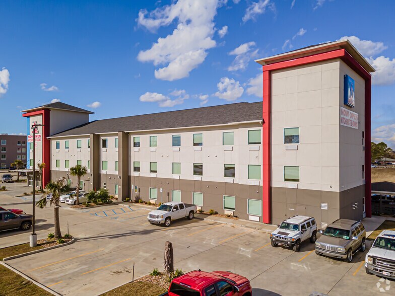 More Photos Of 2740 N Westport Dr, Port Allen Hotel For Sale